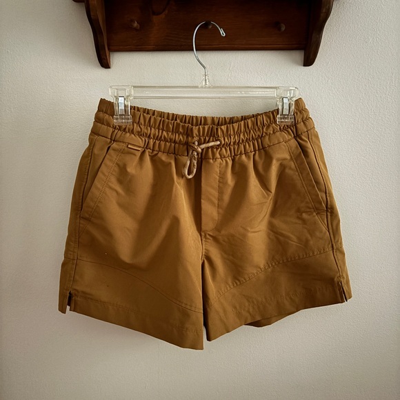 Old Navy Pants - High-Waisted StretchTech Water-Repellent Shorts -- 4.5-inch inseam